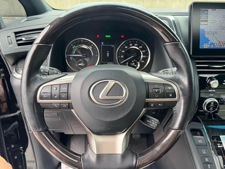 Фото 13 - Lexus LM