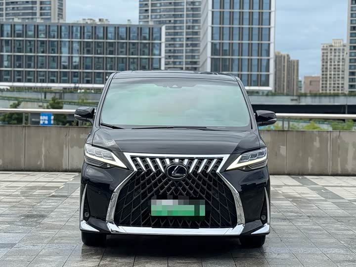 Фото 3 - Lexus LM