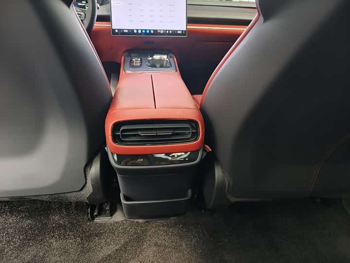 Фото 11 - Xiaomi SU7