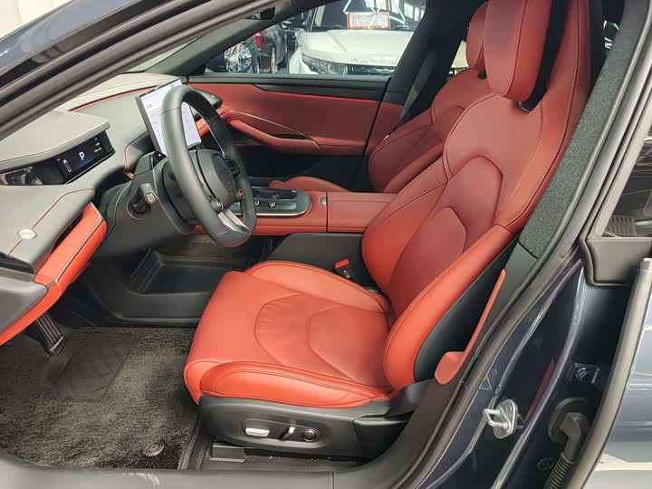 Фото 4 - Xiaomi SU7