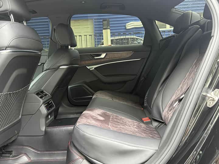 Фото 25 - Audi A6L