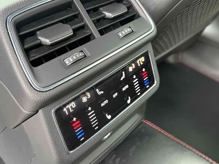 Фото 26 - Audi A6L