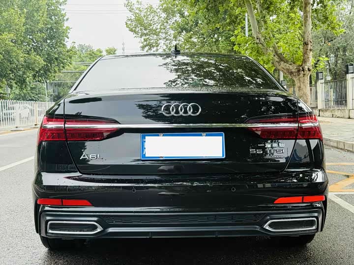 Фото 4 - Audi A6L