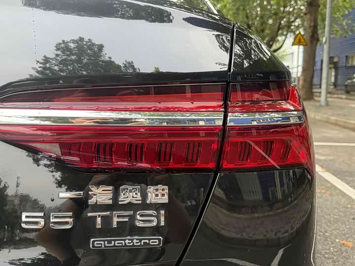 Фото 7 - Audi A6L