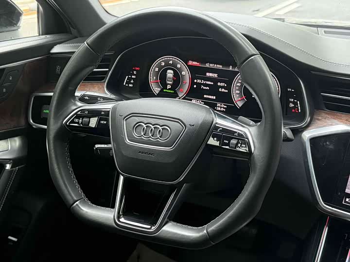 Фото 9 - Audi A6L