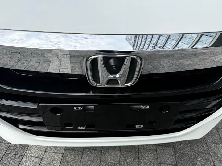 Фото 10 - Honda Accord