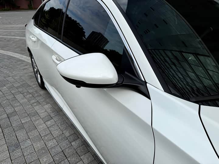 Фото 11 - Honda Accord