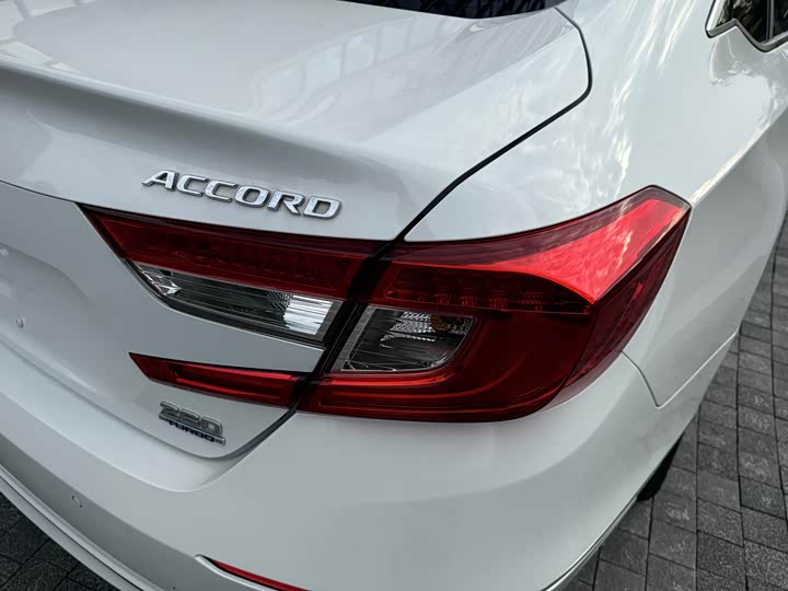 Фото 12 - Honda Accord