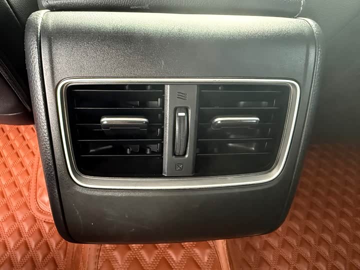 Фото 23 - Honda Accord