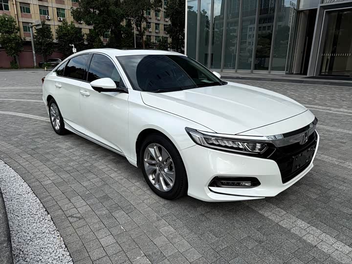 Фото 3 - Honda Accord