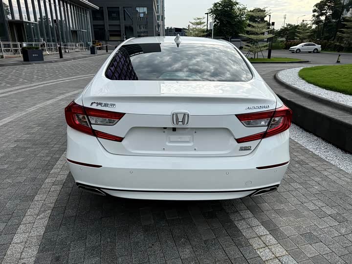 Фото 5 - Honda Accord