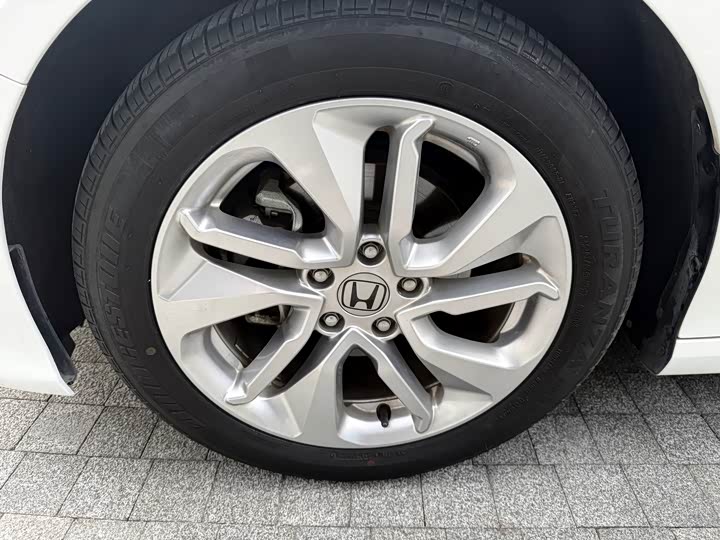 Фото 8 - Honda Accord