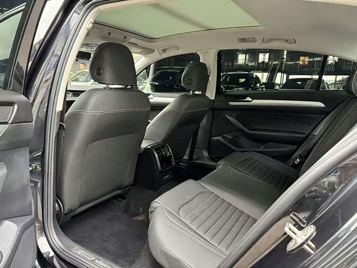 Фото 3 - Volkswagen Magotan