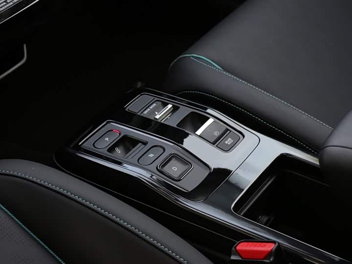 Фото 15 - Honda e:NP2