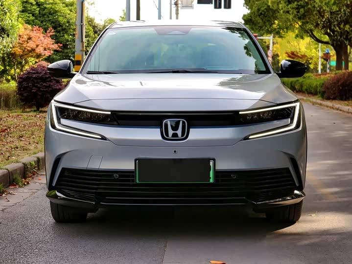 Фото 2 - Honda e:NP2