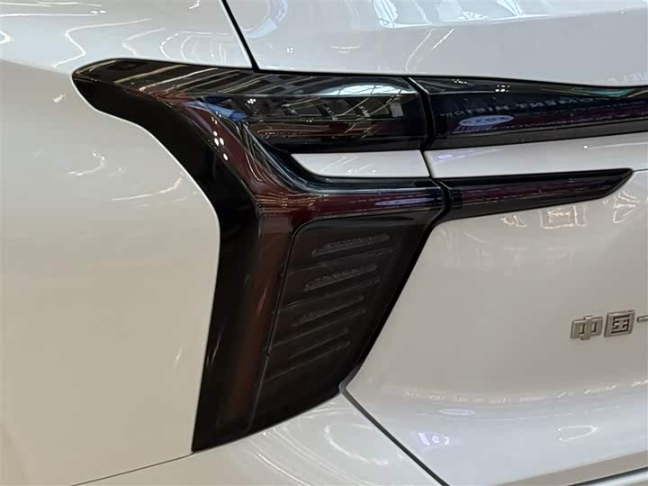 Фото 9 - Hongqi HS3