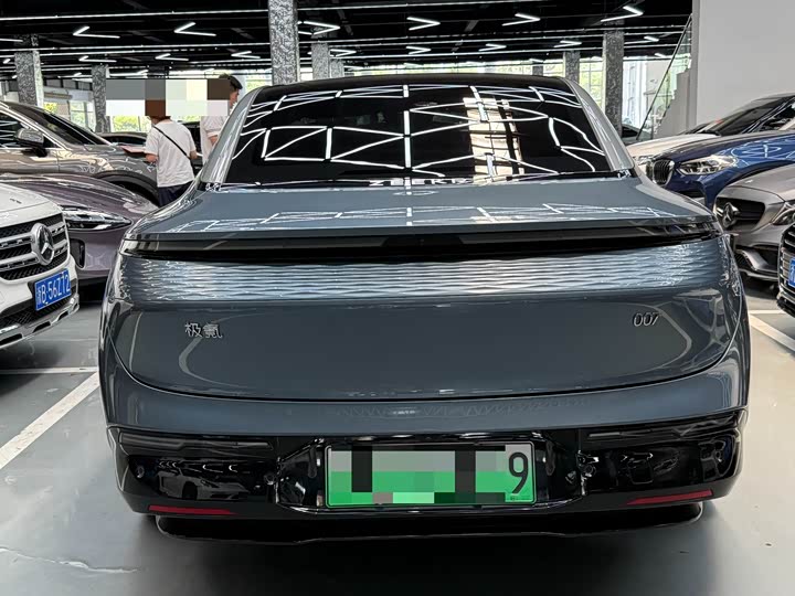 Фото 17 - Zeekr 007