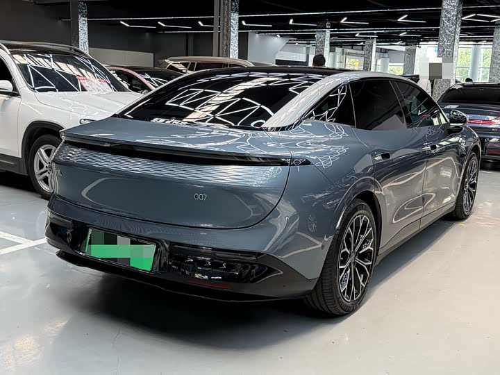 Фото 18 - Zeekr 007