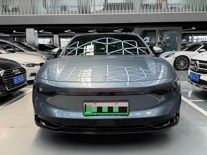 Фото 2 - Zeekr 007