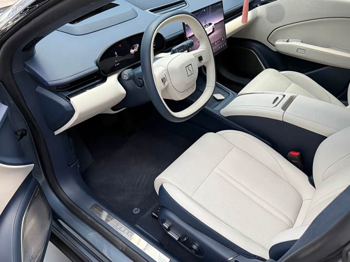 Фото 4 - Zeekr 007