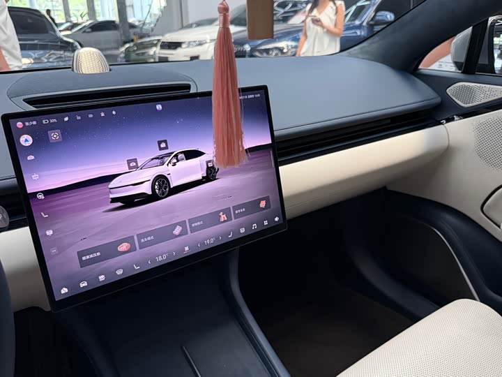 Фото 6 - Zeekr 007