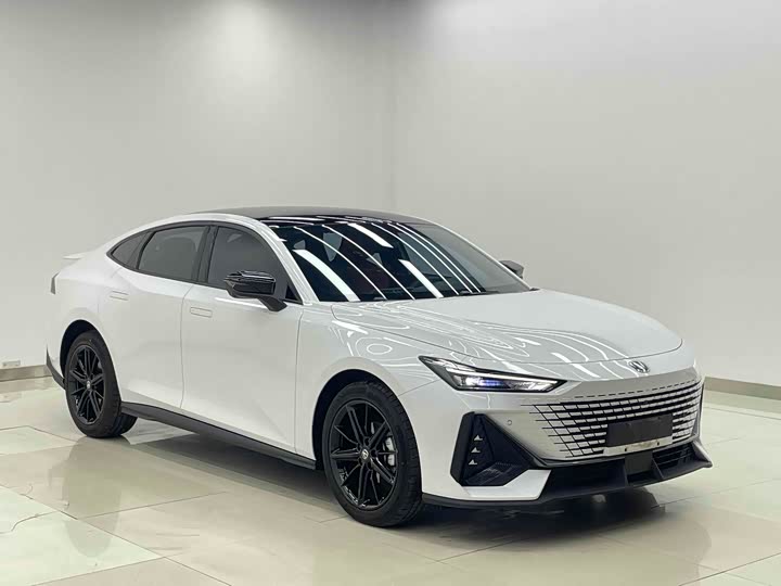 Фото 2 - Changan UNI-V