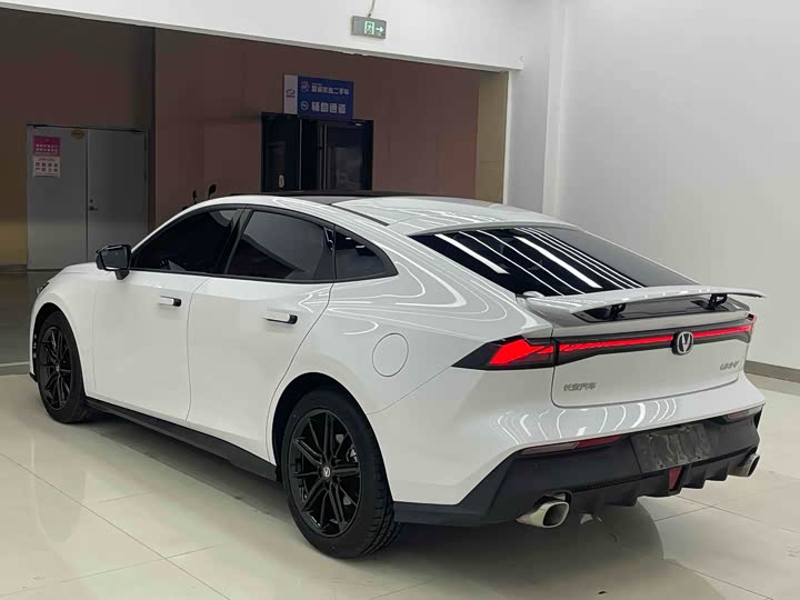 Фото 3 - Changan UNI-V