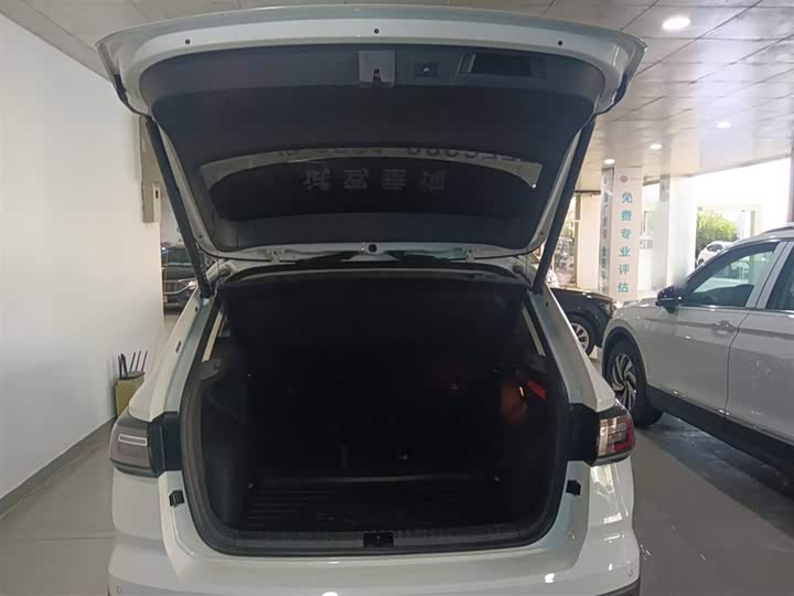 Фото 10 - Volkswagen Tharu