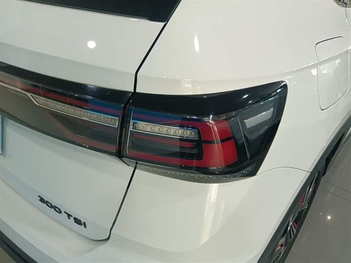 Фото 24 - Volkswagen Tharu