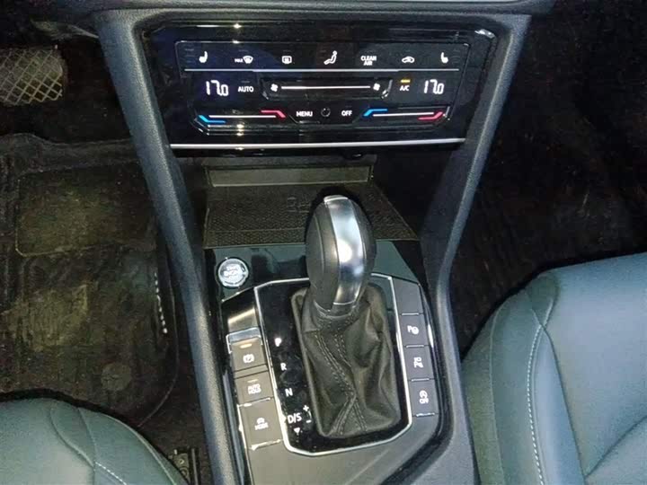 Фото 7 - Volkswagen Tharu