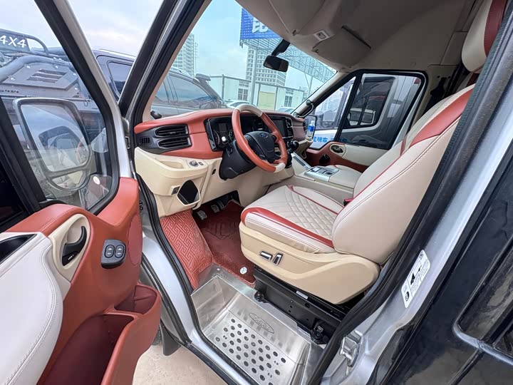 Фото 10 - Ford Transit New