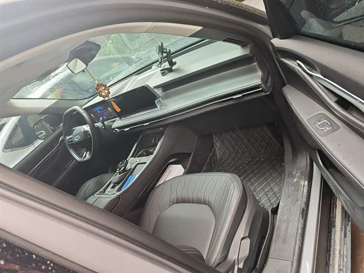 Фото 23 - Ford Edge