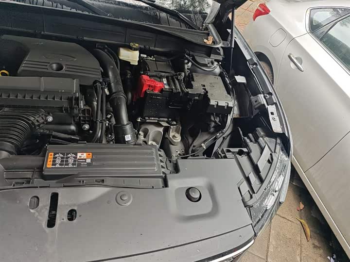 Фото 25 - Ford Edge