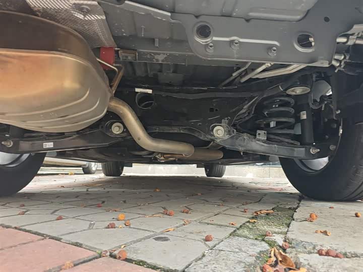 Фото 28 - Ford Edge