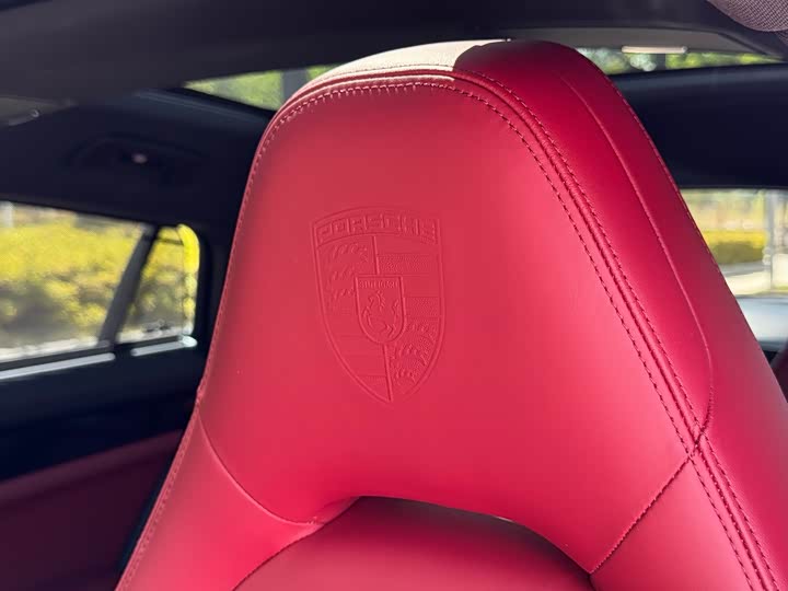 Фото 17 - Porsche Panamera