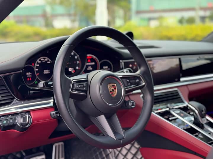 Фото 18 - Porsche Panamera