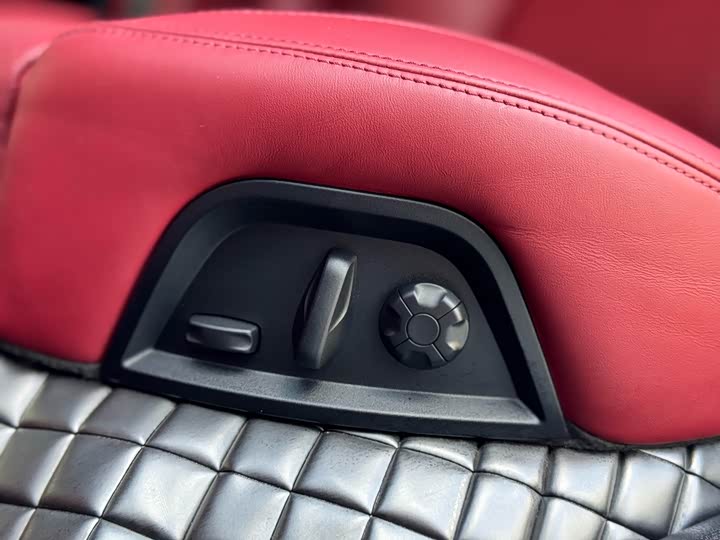 Фото 25 - Porsche Panamera