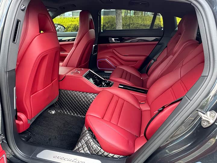 Фото 30 - Porsche Panamera