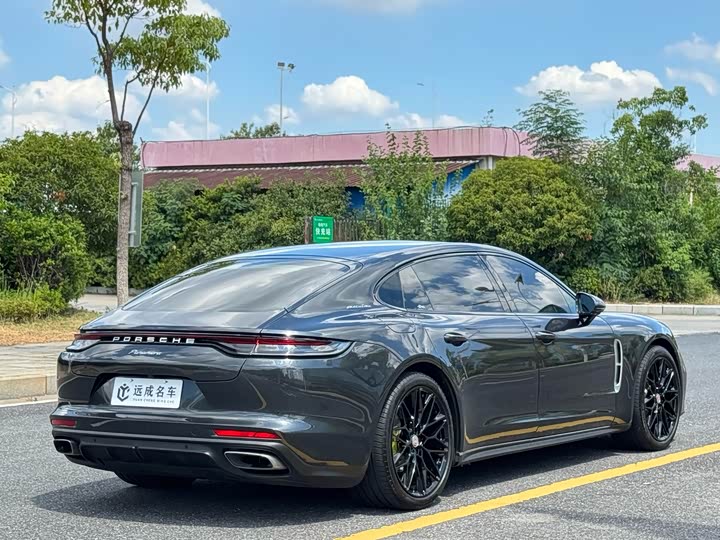 Фото 5 - Porsche Panamera