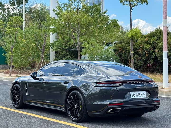 Фото 7 - Porsche Panamera