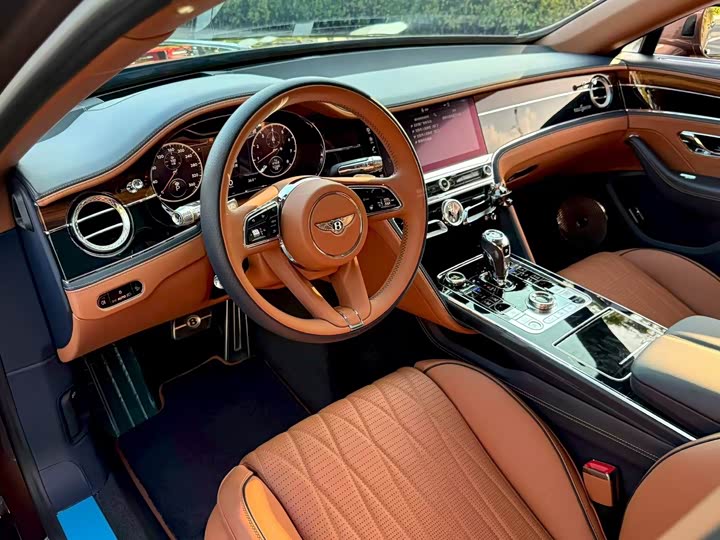 Фото 4 - Bentley Flying Spur