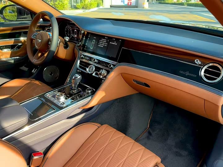 Фото 5 - Bentley Flying Spur