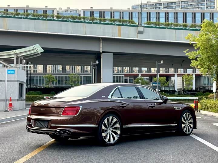 Фото 7 - Bentley Flying Spur