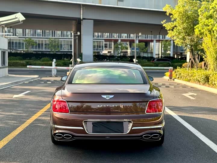 Фото 8 - Bentley Flying Spur