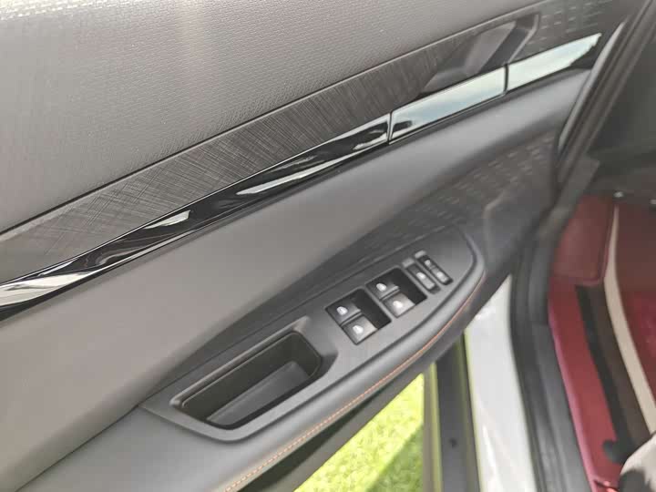 Фото 14 - Changan UNI-V