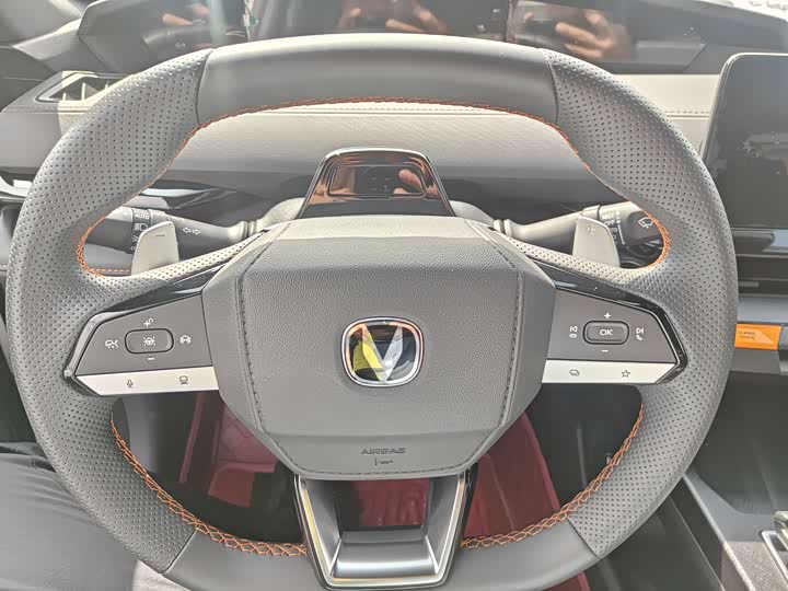 Фото 16 - Changan UNI-V