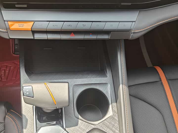 Фото 17 - Changan UNI-V