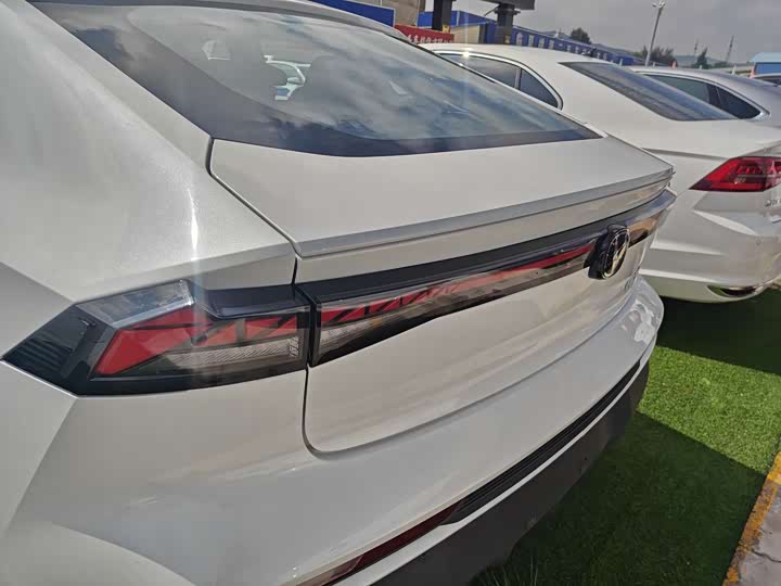 Фото 18 - Changan UNI-V