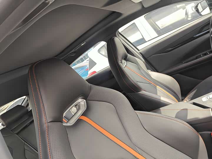 Фото 21 - Changan UNI-V