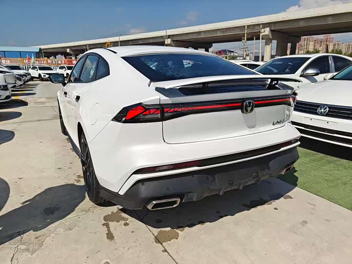 Фото 6 - Changan UNI-V